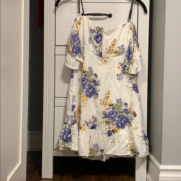 Dress - Picture 2 of 4